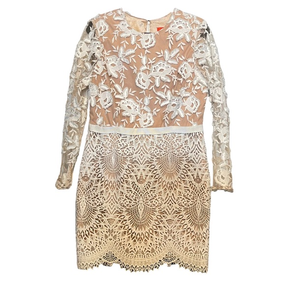 Monique Lhuillier White and‎ Cream Lace Cocktail Dress
